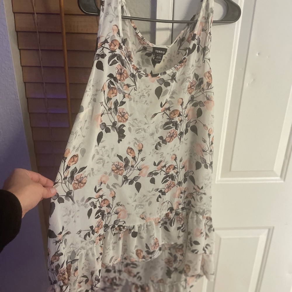 Torrid White Floral Sleeveless Blouse